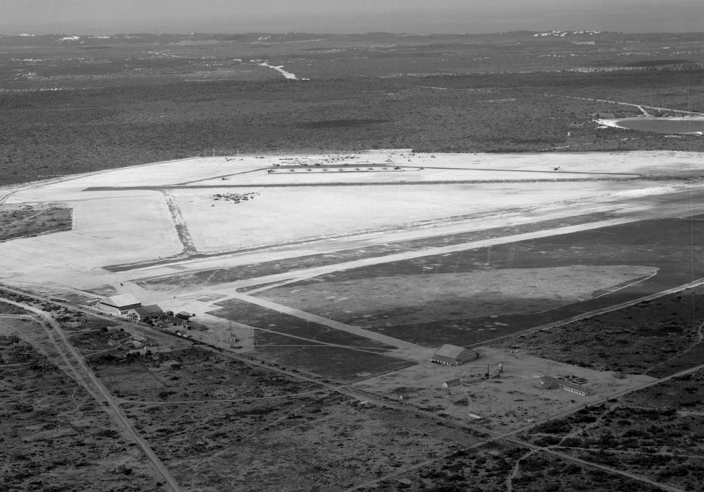 Parnamirim Field em construção em 1941. Hangar da Air France em 1º plano (Foto: Arquivos BANT)