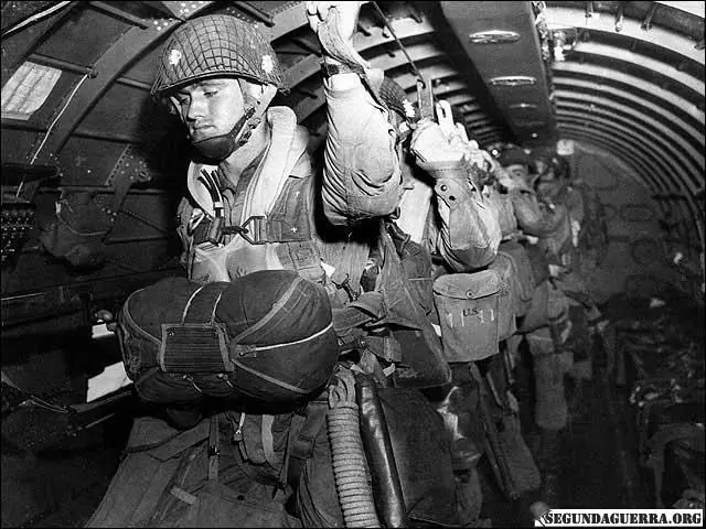 d-day-paratroopers