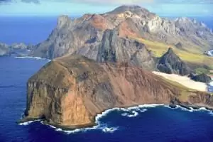 Vista parcial da Ilha de Trindade