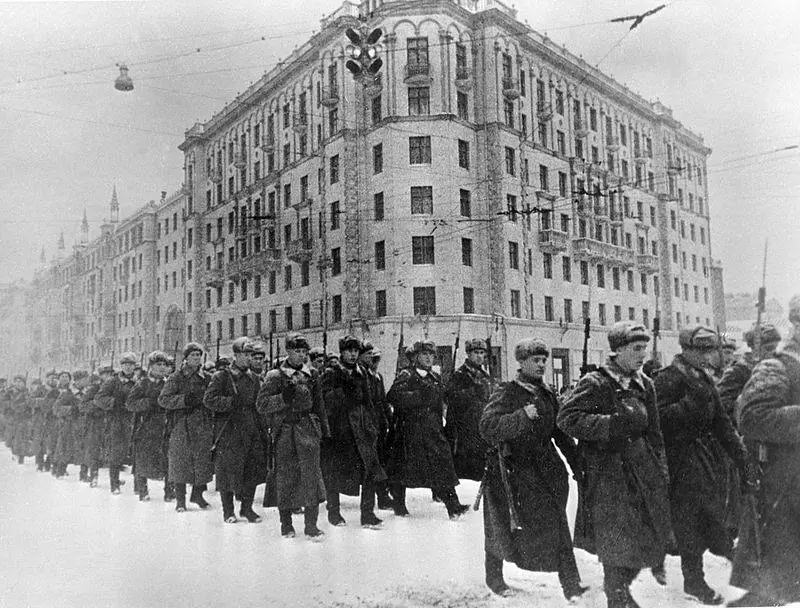 Tropas Soviéticas em Moscou em 1941